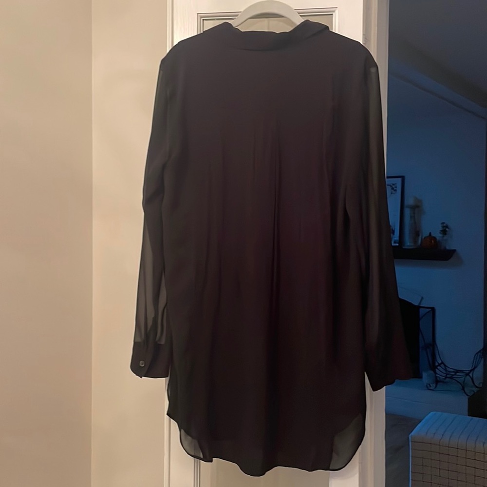 BCBG Generation Black Semi Sheer Tunic Length Button Up Blouse Medium - Picture 6 of 6